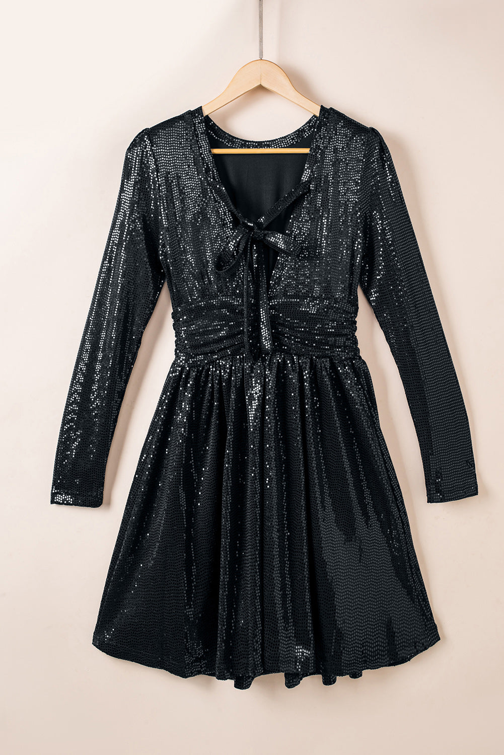 Mini vestido negro con espalda abierta y cintura alta con lentejuelas - EBEPEX