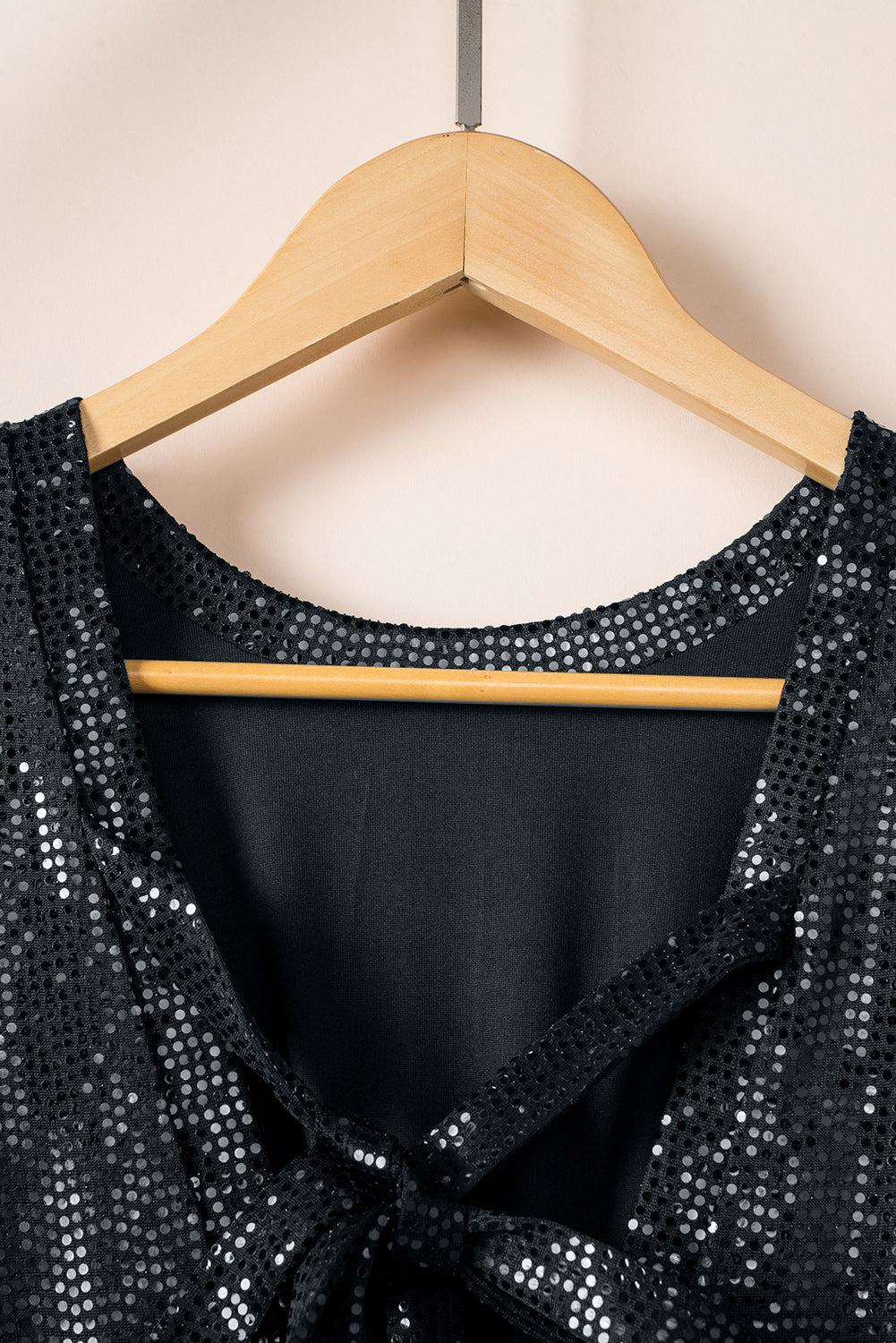 Mini vestido negro con espalda abierta y cintura alta con lentejuelas - EBEPEX