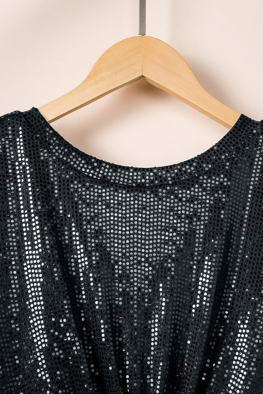 Mini vestido negro con espalda abierta y cintura alta con lentejuelas - EBEPEX